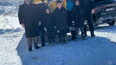 Ağrı’nın Patnos ilçesinde etkili olan yoğun kar yağışı ve tipi,
