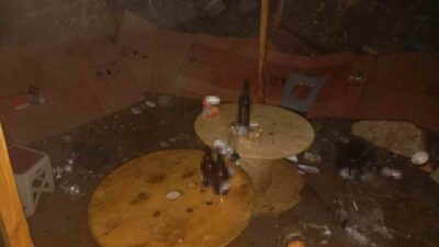 Sakarya’nın Akyazı ilçesinde alkol tüketenlerin adeta meskeni haline gelen baraka