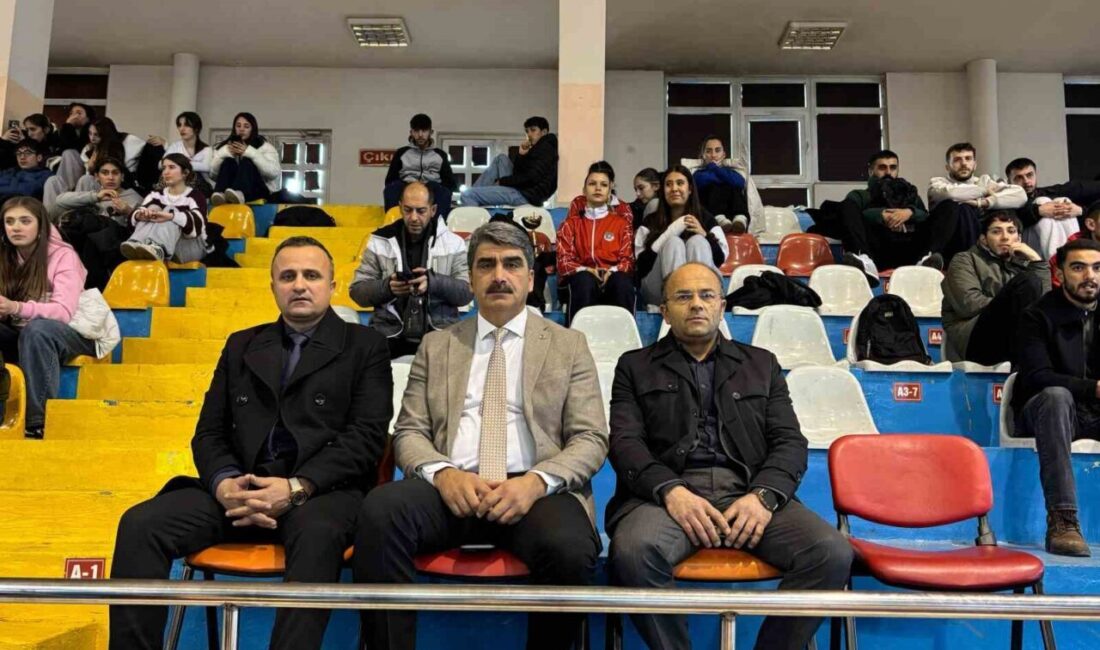 Erzurum’da okul sporları kapsamında düzenlenen voleybol müsabakalarında Aşkale Mesleki ve