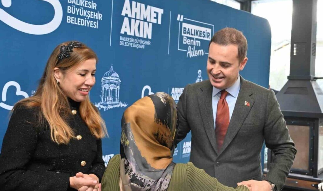 Kadın muhtarlarla bir araya gelen Balıkesir Büyükşehir Belediye Başkanı Ahmet