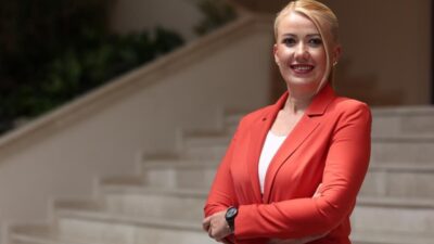 Merkezefendi Belediye Başkanı Şeniz Doğan, yeni yıl dolayısıyla bir kutlama