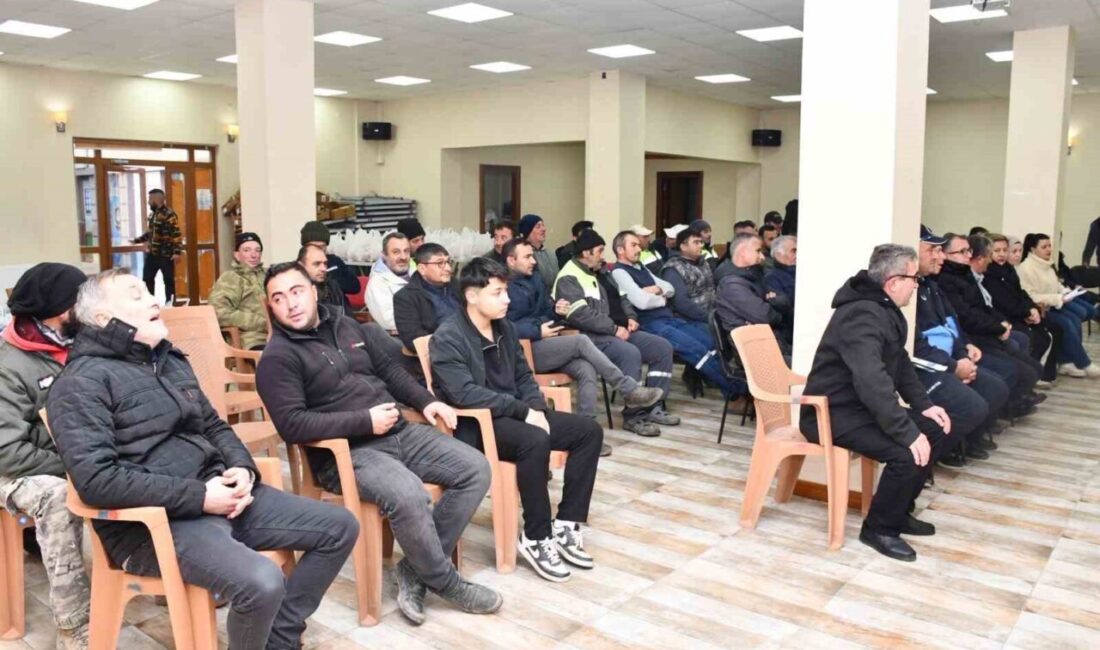 Eskişehir Beylikova Belediye Başkanı Hakan Karabacak, kurum bünyesinde görev yapan