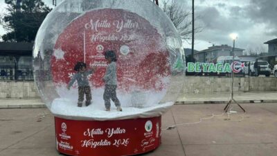 Beyağaç Belediyesi vatandaşların yılbaşı hatıralarını renkli şekilde ölümsüzleştirmeleri için Beyağaç