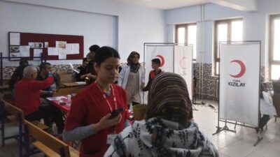 Konya’nın Beyşehir ilçesinde kan bağışına farkındalık oluşturmak amacıyla düzenlenen “Okulumda