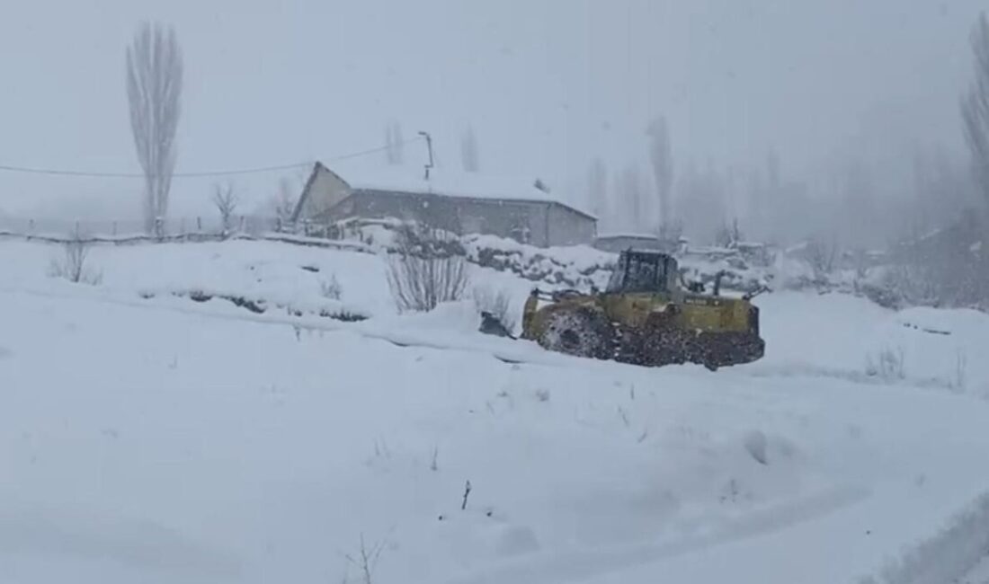 Şırnak’ın Beytüşşebap ilçesinde yoğun kar yağışı nedeniyle eğitime 1 gün
