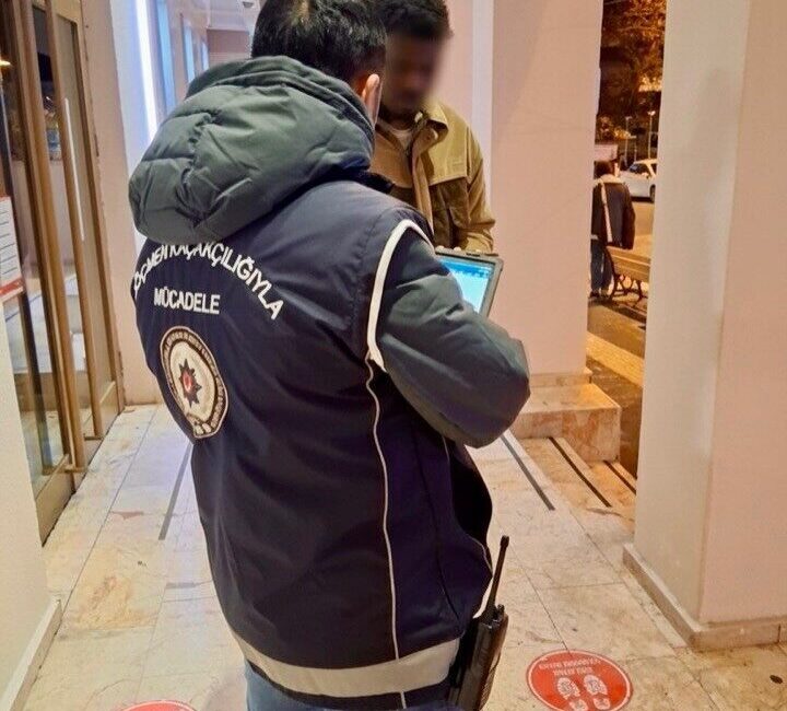 Bilecik genelinde düzensiz göçle mücadele kapsamında yabancı uyruklu şahıslara yönelik