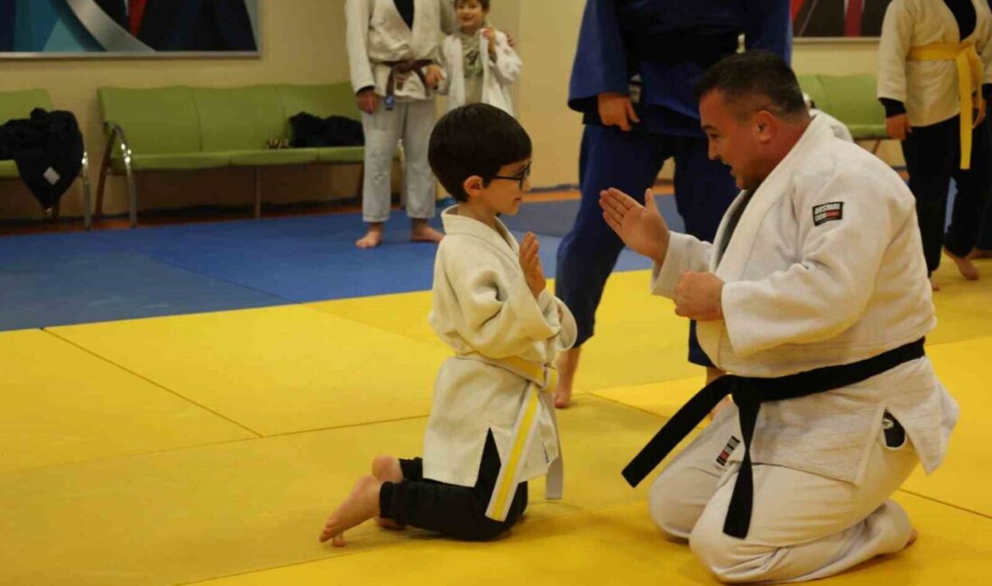 Bilecik’te judoculara moral veren antrenman gerçekleştirildi. Bilecik Gençlik ve Spor