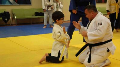 Bilecik’te judoculara moral veren antrenman gerçekleştirildi. Bilecik Gençlik ve Spor