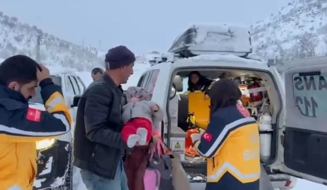 Siirt’in Şirvan ilçesinde böbrek rahatsızlığı bulunan çocuk, kar nedeniyle kapalı