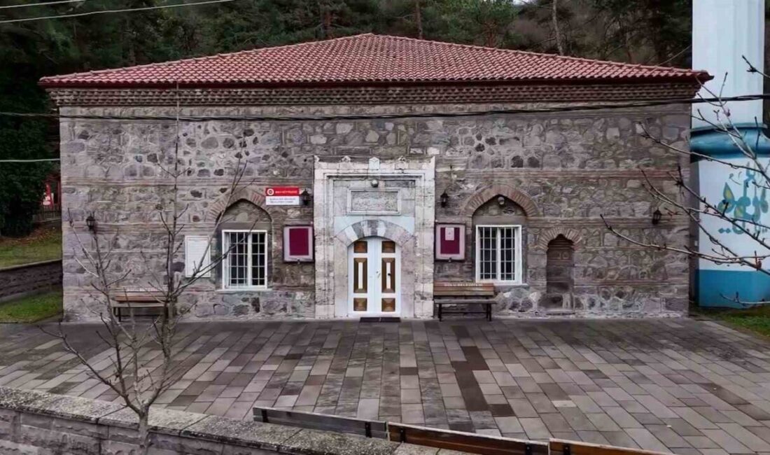 Bolu’nun Karacasu beldesinde bulunan Ilıca Musa Paşa Camii, yaklaşık 500