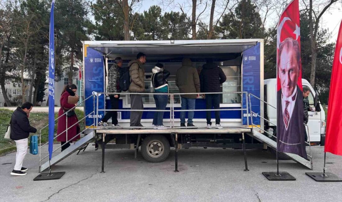 Soğuk kış günlerinde üniversite öğrencilerini yalnız bırakmayan Bursa Büyükşehir Belediyesi,