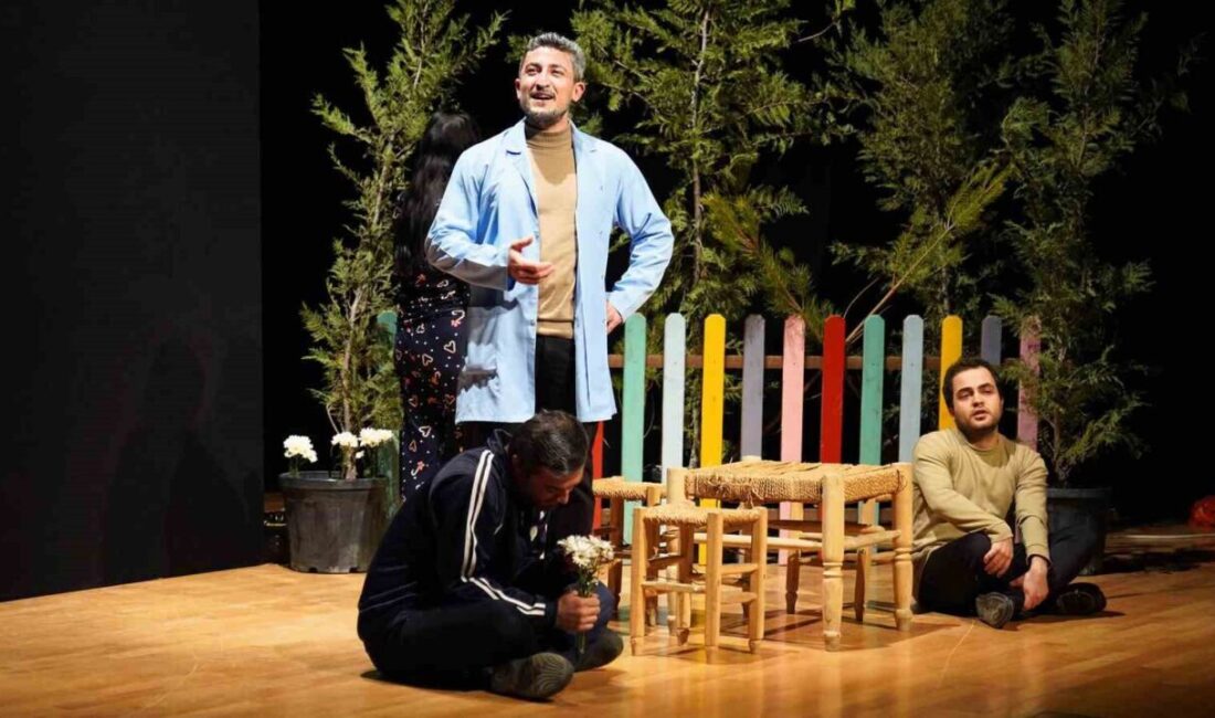 Keçiören Belediyesi Necip Fazıl Kısakürek Tiyatro Salonu’nda sahnelenen ve iki