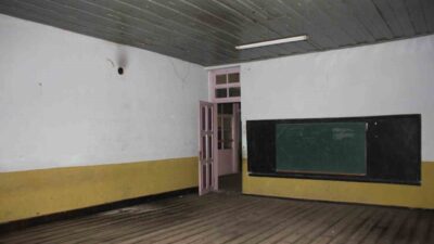 Manisa’nın Demirci ilçesinde, 120 yıllık tarihi okul binası halı müzesi