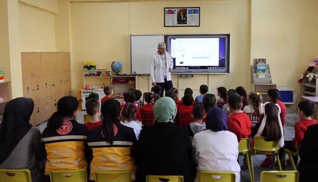 Sağlıklı Çocuk, Sağlıklı Gelecek Projesi kapsamında Demirözü Vilayetler Hizmet Birliği