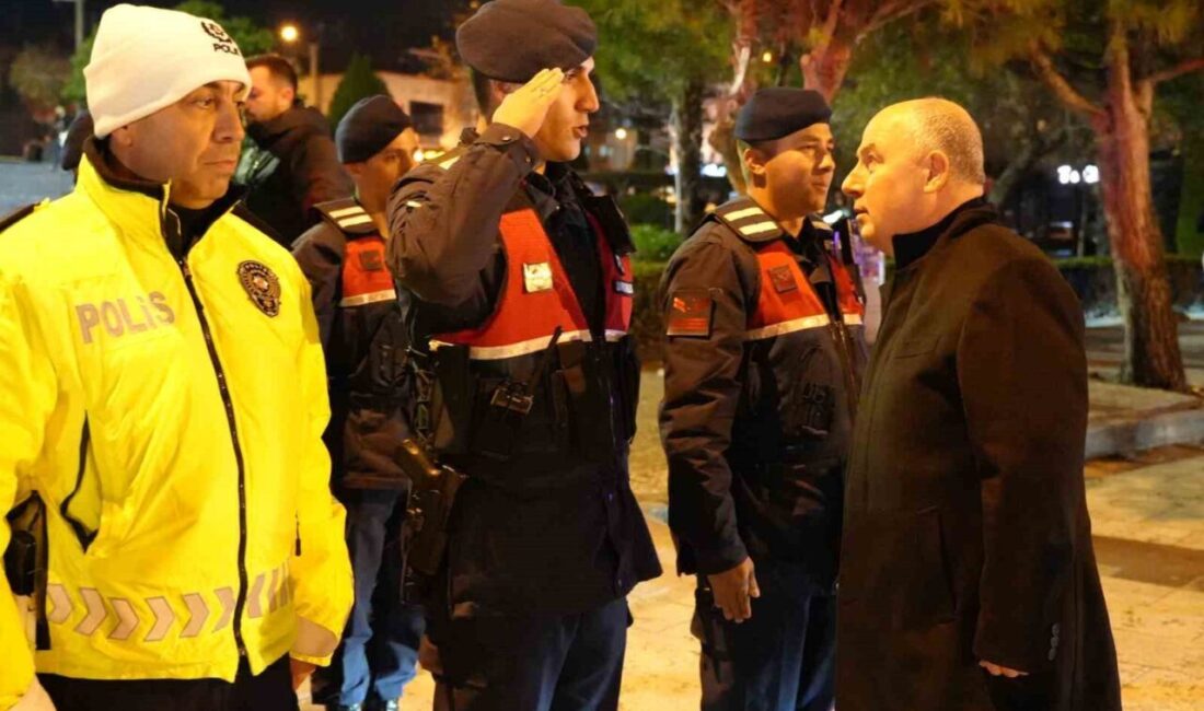 Denizli’de yeni yıl kutlamaları coşkuyla geçti. Kentin her noktasında havai