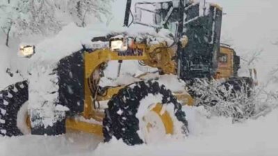 Zonguldak’ın Devrek ilçesine bağlı bazı köy yolları yoğun kar yağışı