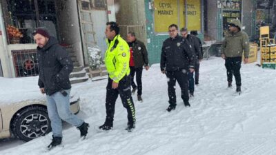 Diyarbakır’ın Dicle ilçesinde yeni yıla saatler kala yılbaşı denetimleri gerçekleştirildi.