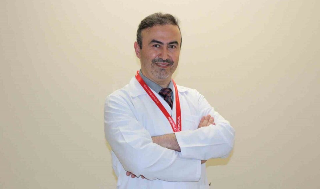 Kulak Burun Boğaz Hastalıkları uzmanı Doç. Dr. İsmail Önder Uysal,