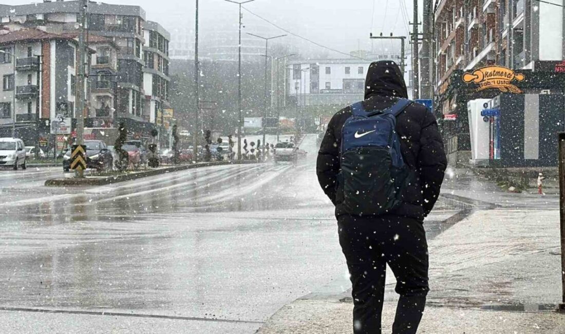 Düzce (İHA) – Düzce’de devam eden kar yağışı ve meteorolojinin