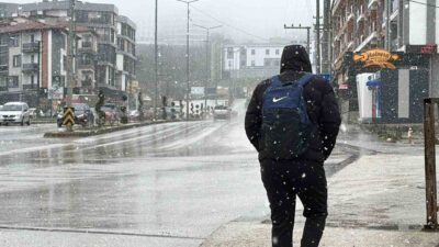 Düzce (İHA) – Düzce’de devam eden kar yağışı ve meteorolojinin