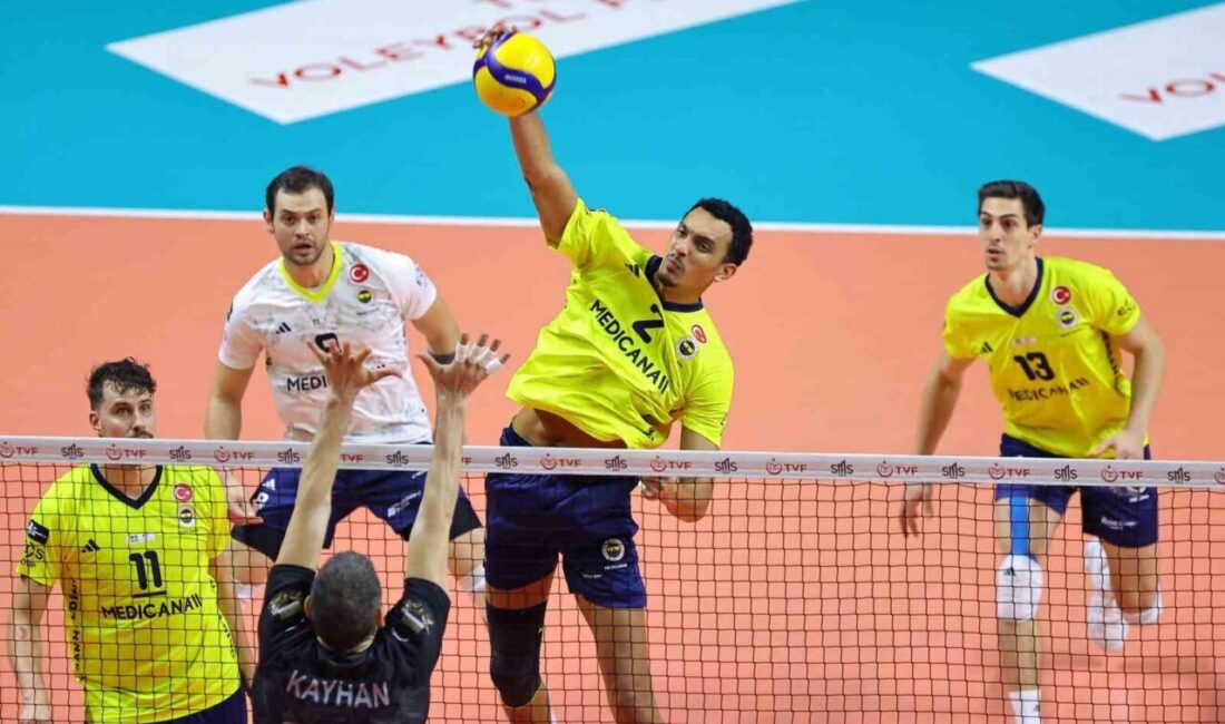 Efeler Ligi 13. hafta maçında Fenerbahçe Medicana, konuk ettiği Gebze