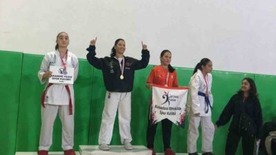 İzmir’de düzenlenen İller Arası Karate Şampiyonası’nda Efeler İlçe Milli Eğitim