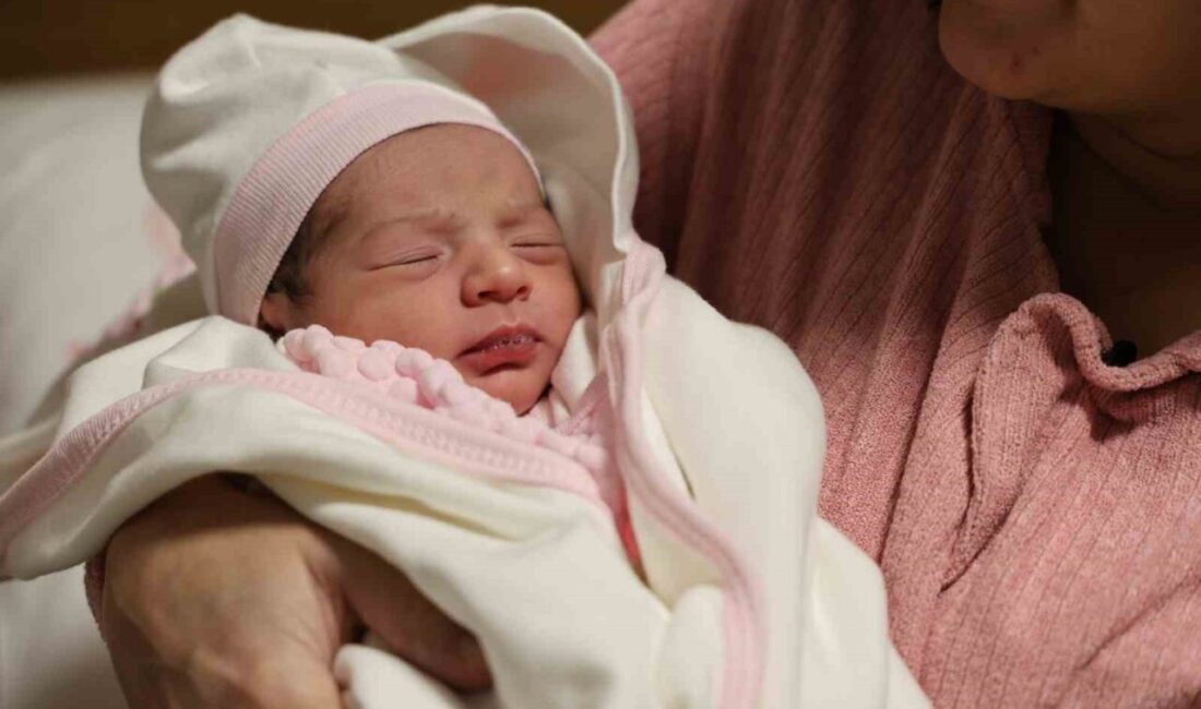 Elazığ’da yeni yılın ilk dakikalarında 3’ü kız, biri erkek 4