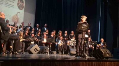 Türk Sanat Müziği Korosu; Koro Şefliğini Cem Aksu’nun yaptığı iki