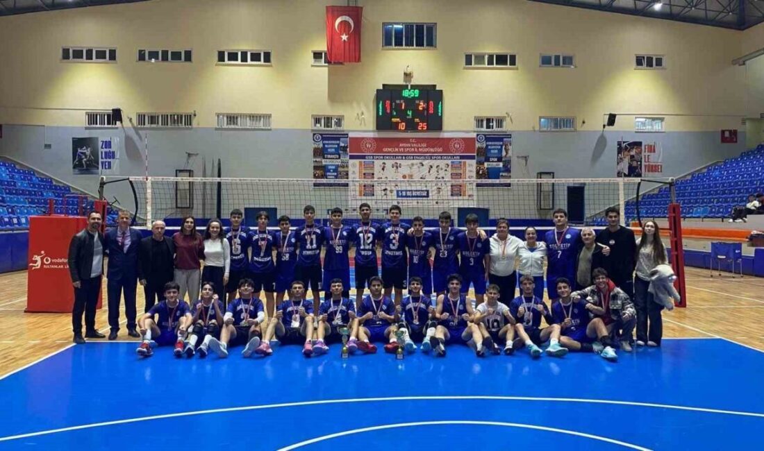 Aydın’da düzenlenen Genç A Erkek Voleybol İl Birinciliği müsabakalarında parkeye