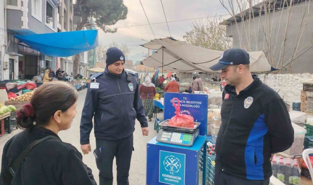 Germencik Belediyesi zabıta ekipleri, pazar yerlerinde kurulan kontrol kantarıyla vatandaşların