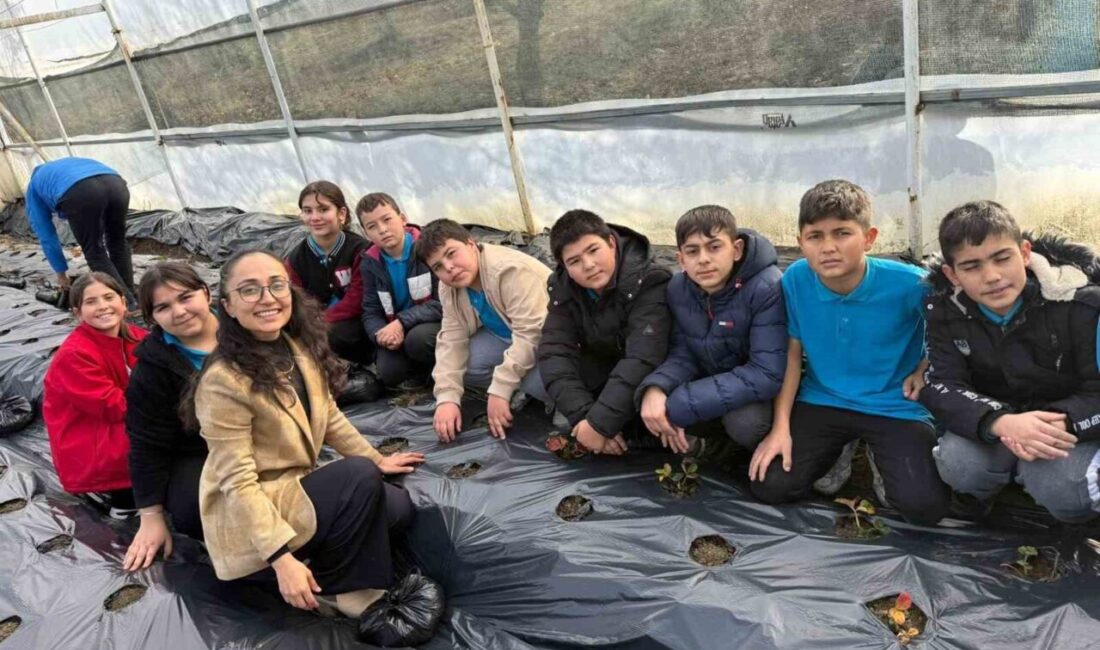 Manisa’nın Gördes ilçesinde hayata geçirilen “Sevgimizi Seramızda Büyütüyoruz” projesi kapsamında