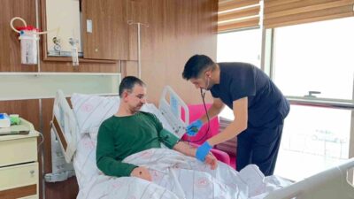 Siirt’e idrar yanması şikayetiyle hastaneye gelen Fatih Aslan’da çıkan geyik