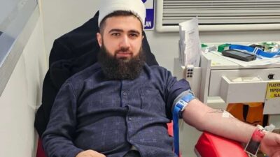 Diyarbakır’ın Çermik ilçesinde, Petekkaya Mahallesi Cami imam-hatibi Kahraman Ceylan, cemaatiyle