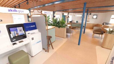 Türkiye İş Bankası’nın yüzen şubesi İş Vapur, Galataport’ta hizmete başladı.