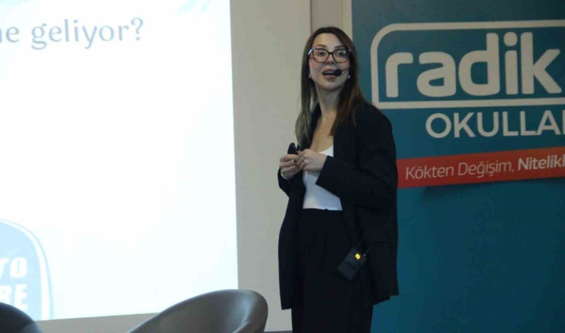 İzmir Radikal Okulları, lise düzeyinde önemli organizasyonlarından birine ev sahipliği