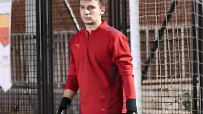 İzmirli 22 yaşındaki girişimci Kaan Tınmaz, halı sahaların ’kaleci eksikliği’