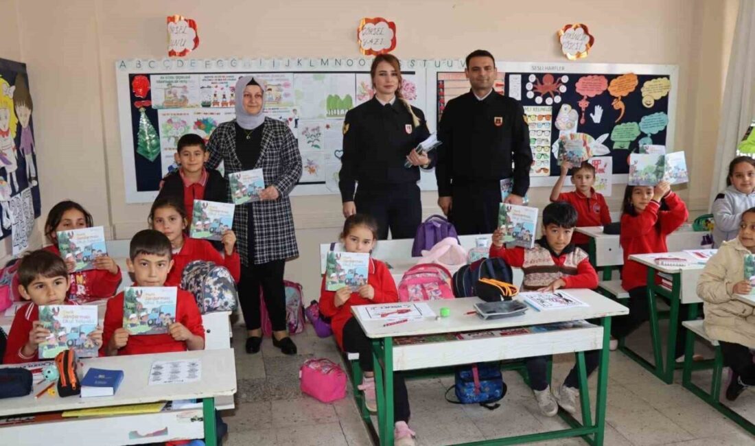 Mersin İl Jandarma Komutanlığı ekipleri, Erdemli ilçesinde bulunan Karayakup İlkokulu