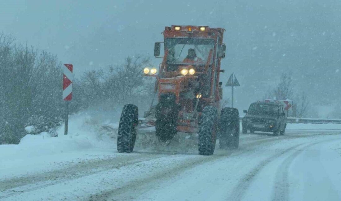 Karabük’te dün gece saatlerinden itibaren etkili olan yoğun kar yağışı,