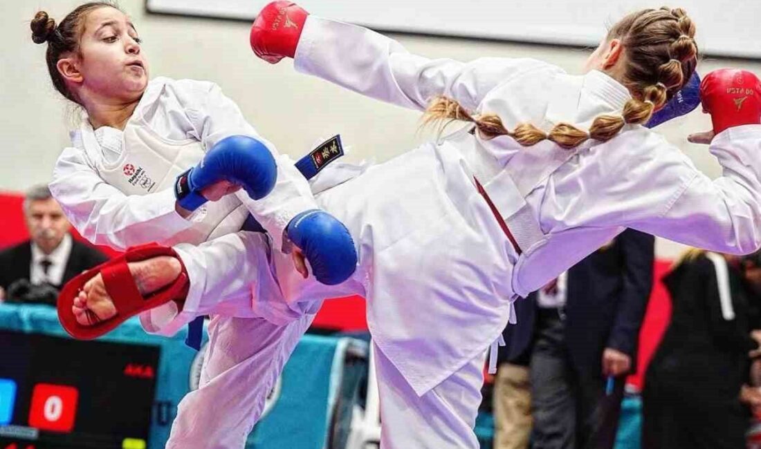 Depremin ardından yaralarını sarmayı sürdüren Hatay’da düzenlenen karate organizasyonunda yaklaşık