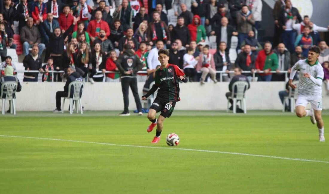 Karşıyaka’nın 18 yaşındaki yıldızı Adem Yeşilyurt, UEFA Avrupa U19 Şampiyonası