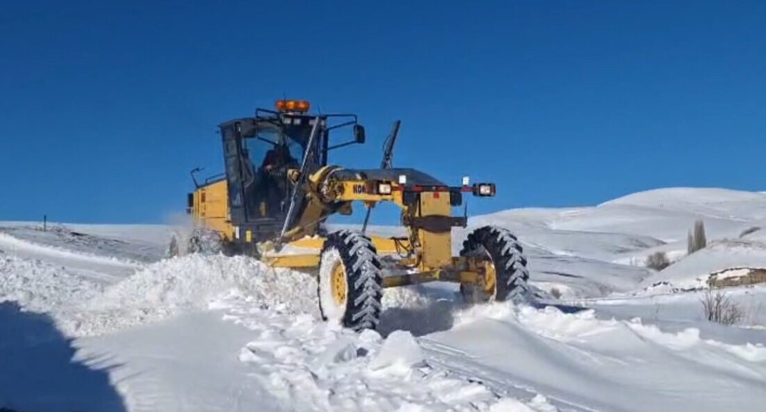 Kars’ta yoğun kar yağışı ve tipiden dolayı kapanan 81 köy