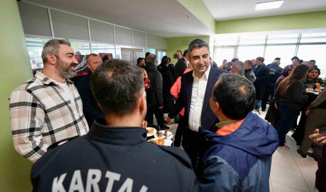 Kartal Belediyesi, yeni yıl öncesinde tüm çalışanlarını bir araya getiren