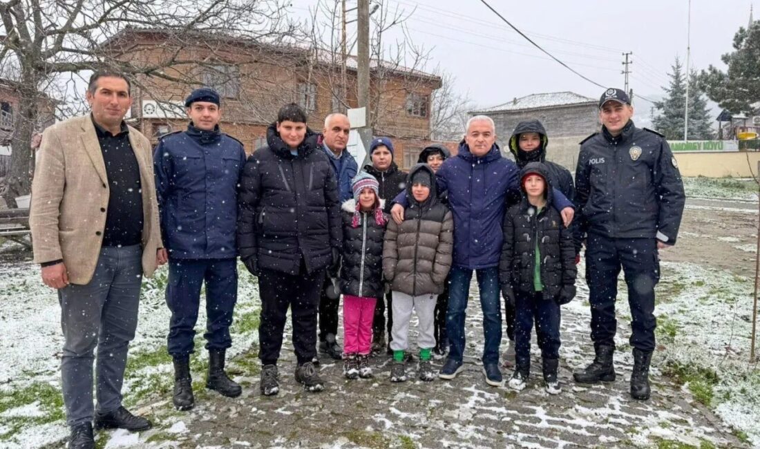 Kırklareli Valisi Uğur Turan, eşi Nihal Turan ile birlikte Demirköy