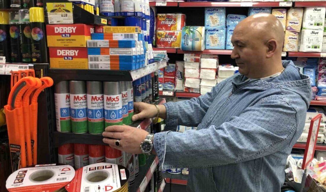 Eskişehir’de kış mevsimiyle araçların üzerinde oluşan buzlanma ve kırağı vatandaşları