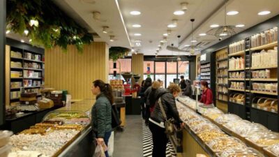 Yeni yılın gelmesiyle birlikte Adana’da müşteriler için hazırlık yapan kuru