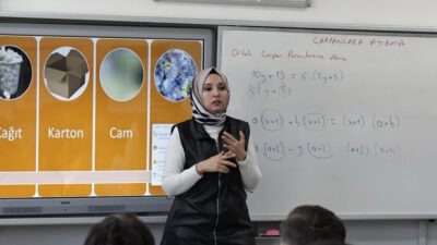 Kütahya Belediyesi tarafından Atakent Ortaokulu’nda düzenlenen “Sıfır Atık” konulu eğitimler,