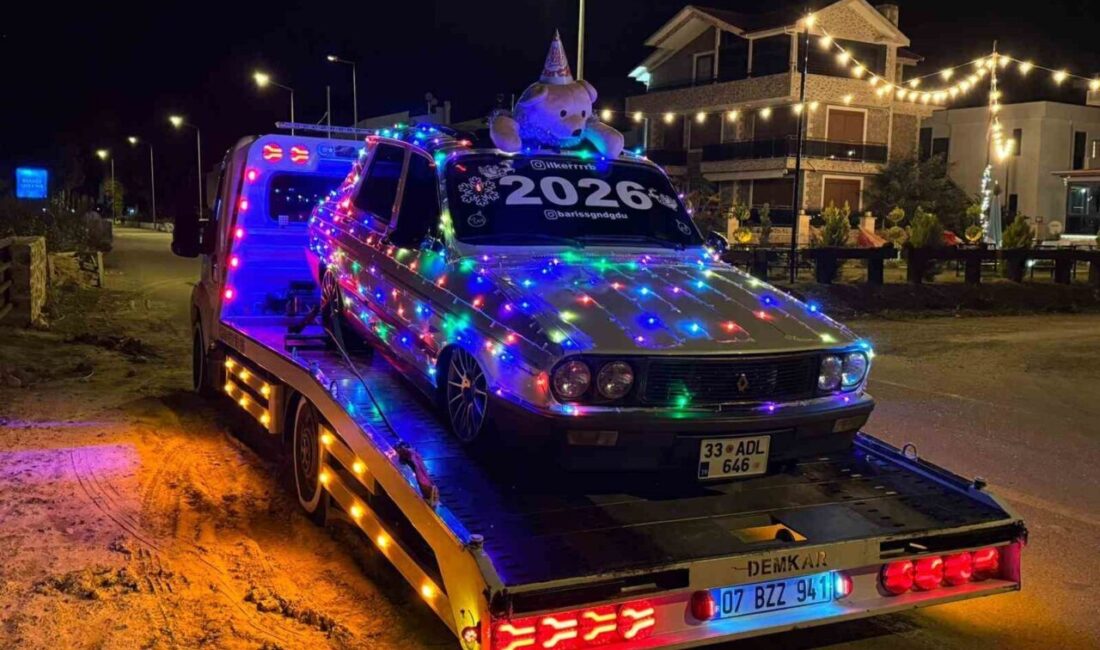 Mersin’in Bozyazı ilçesinde modifiye tutkunları, yörede simge haline gelmiş Toros