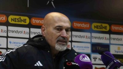 Ümraniyespor Teknik Direktörü Levent Açıkgöz, Ankara Keçiörengücü mağlubiyeti sonrası oyuncularının
