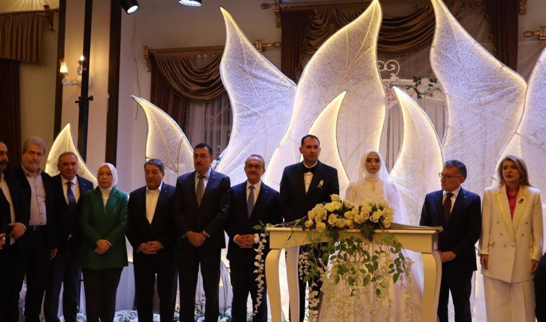 Malatya Büyükşehir Belediye Başkanı Sami Er’in kızı Berra Nur Er,