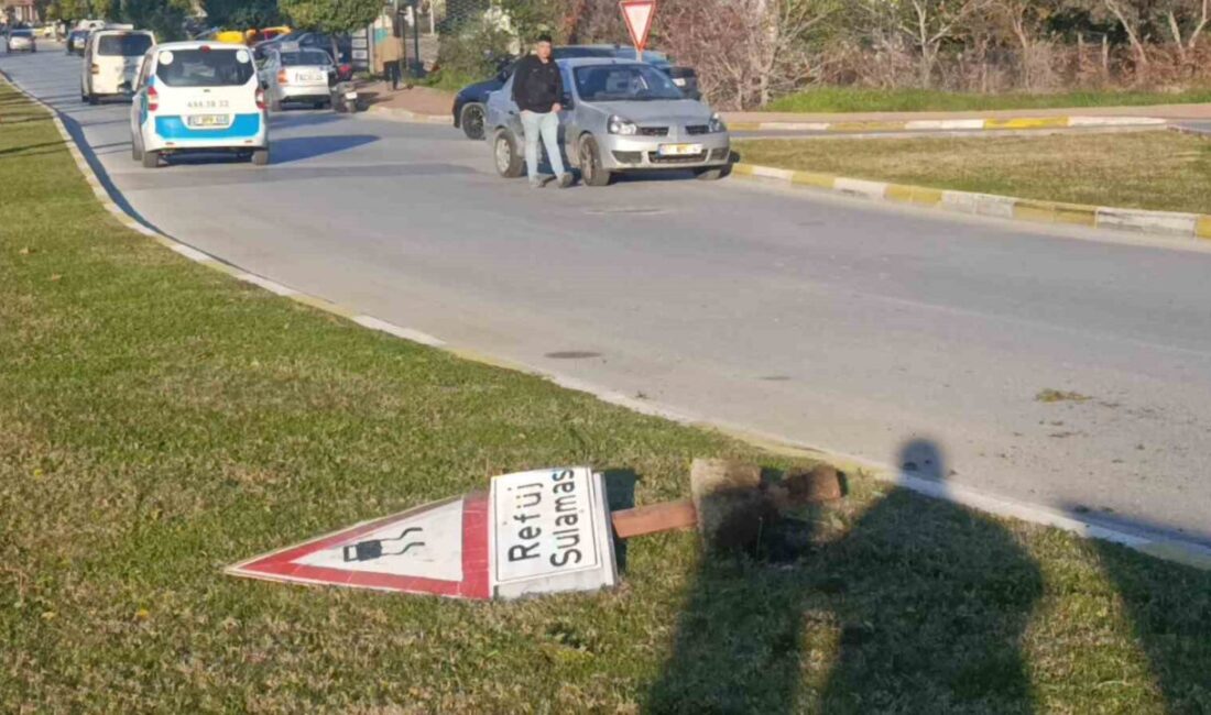 Antalya’nın Manavgat ilçesinde iki otomobilin çarpışması sonucu meydana gelen kazada